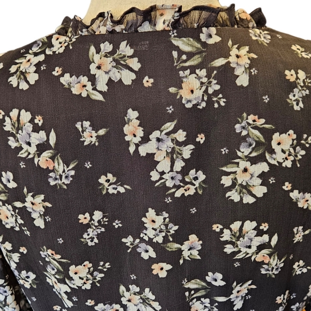 Aster Grey and Peach Floral Blouse - Picture 6 of 8